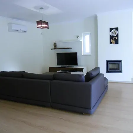 Casa - 5 Quartos Com Piscina * São Bartolomeu