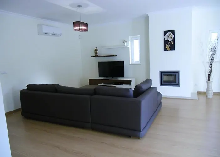 Casa - 5 Quartos Com Piscina * São Bartolomeu